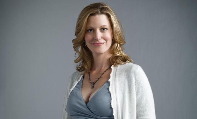 8873-anna-gunn303501_O1ARir1.jpg.1afc80db49fe90d5e57480b9dd3628f9.jpg