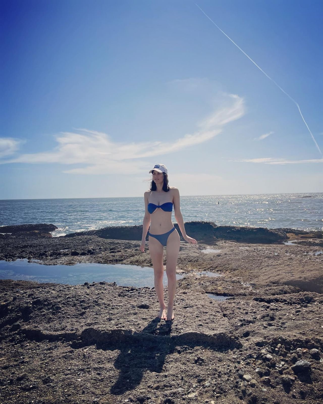 Александра Даддарио на пляже