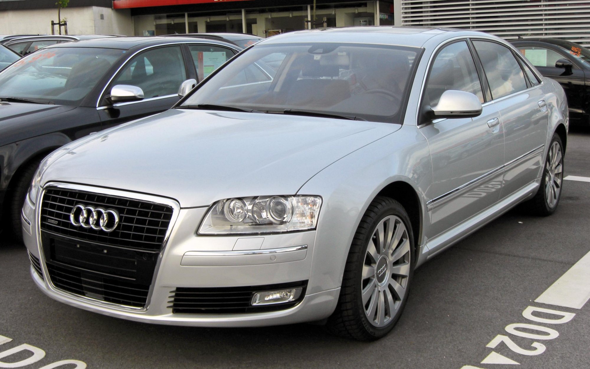 Audi_A8_L_D3_II.Facelift_20090720_front.jpg.5766dc569afd25eea1a959b642e028bb.jpg