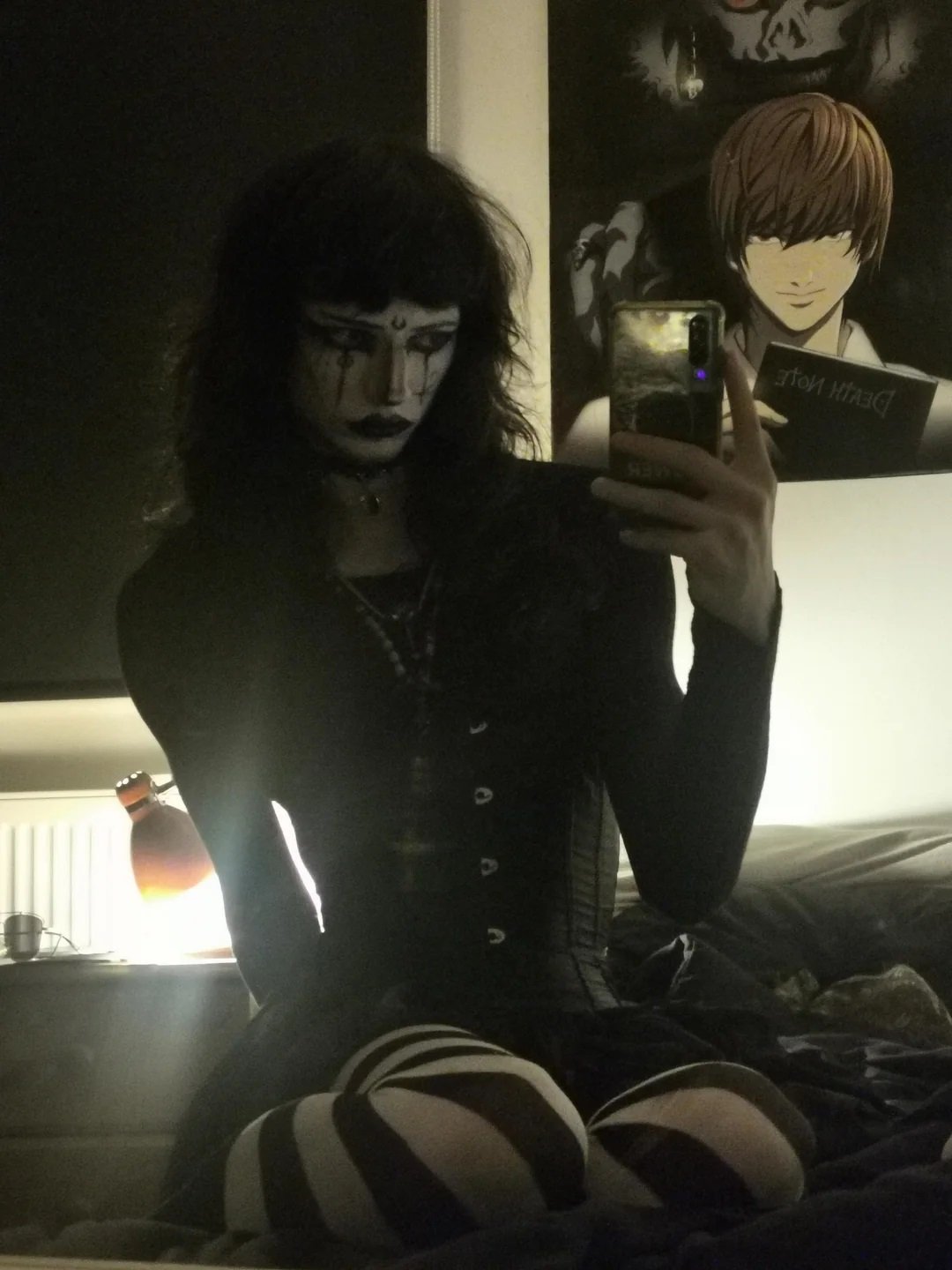 got-ready-to-bedrot-in-my-room-v0-heh0bdo9jr4h1.jpg.f6e937f21a5fcccce8340ae6778e5bd2.jpg